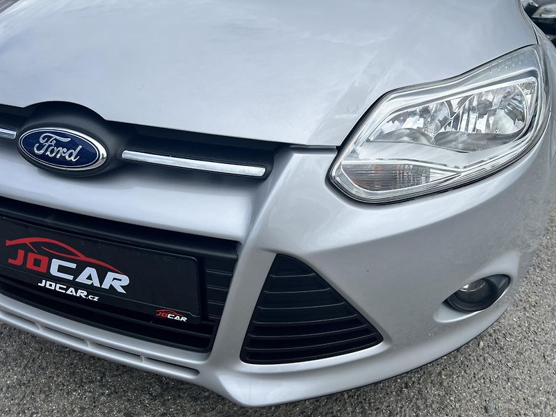 Ford Focus 1.6i KLIMATIZACE NAVI ALU KOLA - fotka 38 z 42