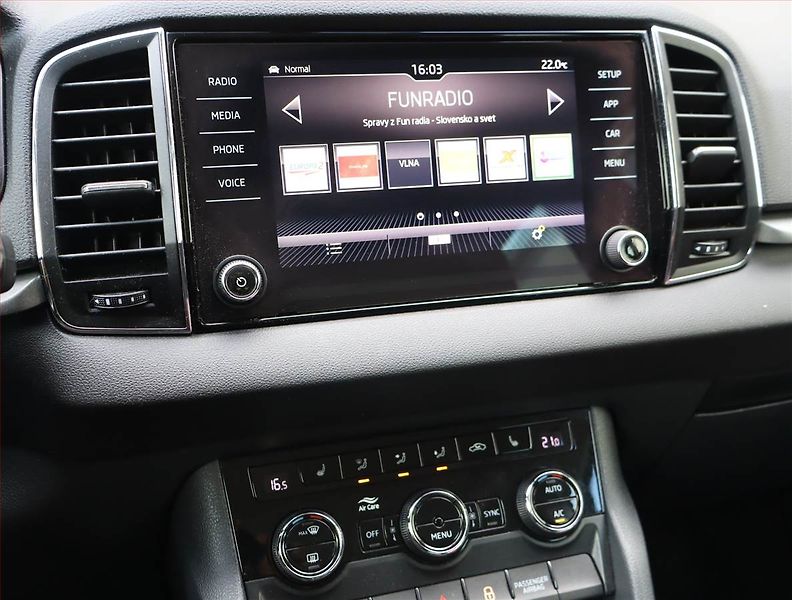 Škoda Karoq (2018) 1.5 TSI, Automat, Tempomat - fotka 12 z 16