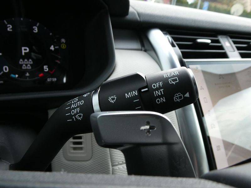 Land Rover Discovery 5 3,0 Gemini D350 - fotka 26 z 45