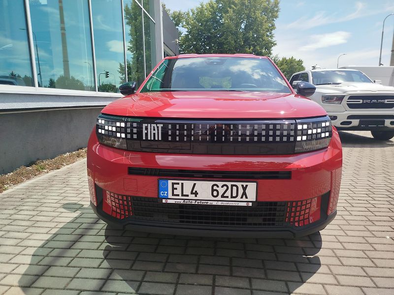 Fiat Grande Panda (2025) RED 113k 44kWh - fotka 2 z 12