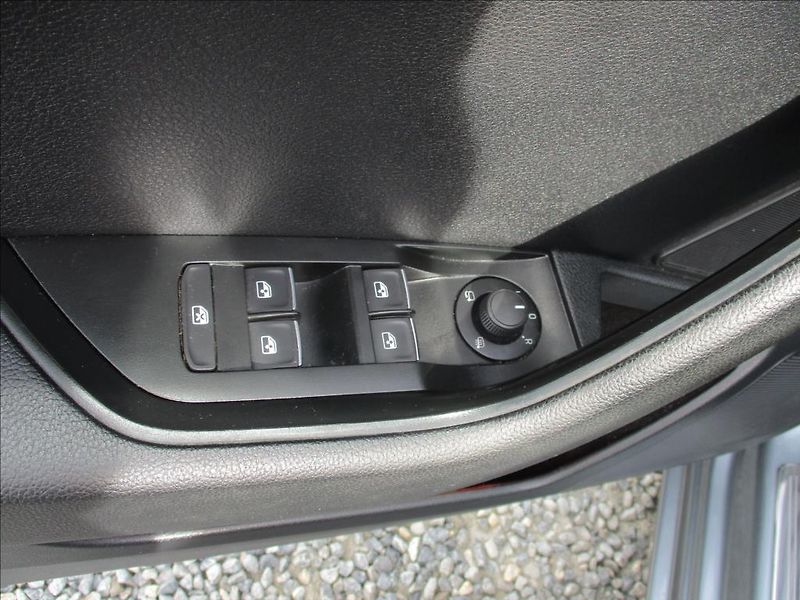 Škoda Superb 2,0 TDi,L&K,PANORAMA,DPH,CZ, - fotka 38 z 50