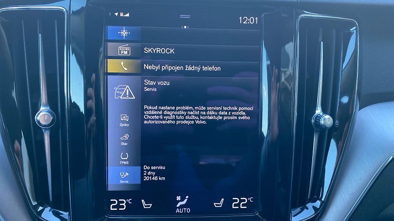 Volvo XC60 MOMENTUM PRO, B4 AWD, 145+10 k - fotka 22 z 30