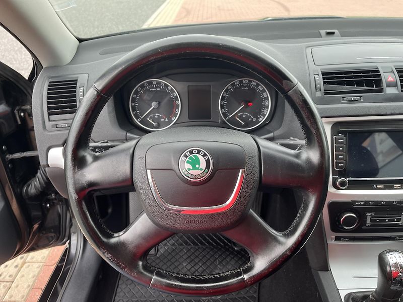 Škoda Octavia 1.6 TDi Elegance - fotka 20 z 28