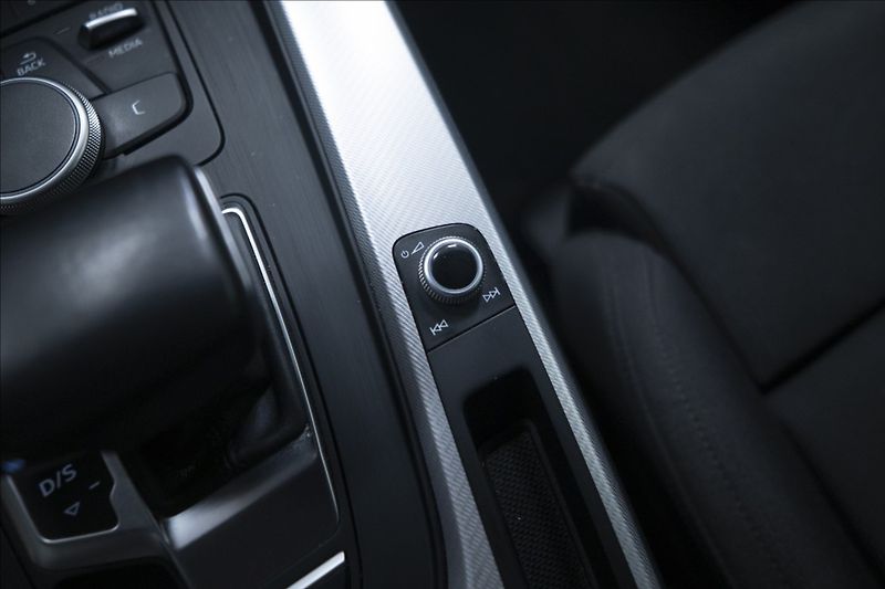 Audi A5 2,0 TDI SPORTBACK NAVI KAMERA - fotka 42 z 44