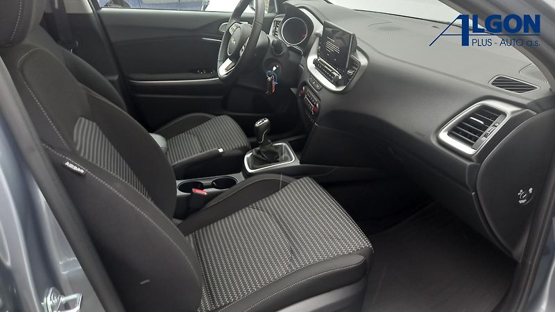 Kia Ceed SW (2025) 1,5 T-GDi GPF TOP - fotka 11 z 19