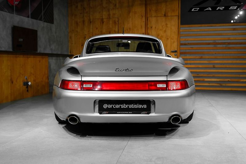 Porsche 911 Turbo - fotka 29 z 35