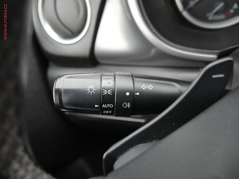 Suzuki Vitara (2016) 1.6 DDiS 4x4, ČR, AT, navi - fotka 15 z 26