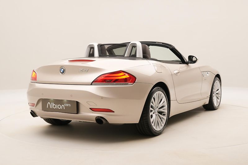 BMW Z4 sDrive 35i N54 AUT CZ 1. maj - fotka 12 z 56