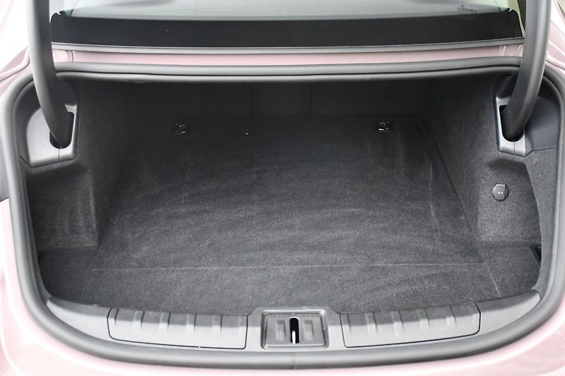 Porsche Taycan PERFORMANCE BATTERY PLUS - fotka 37 z 42