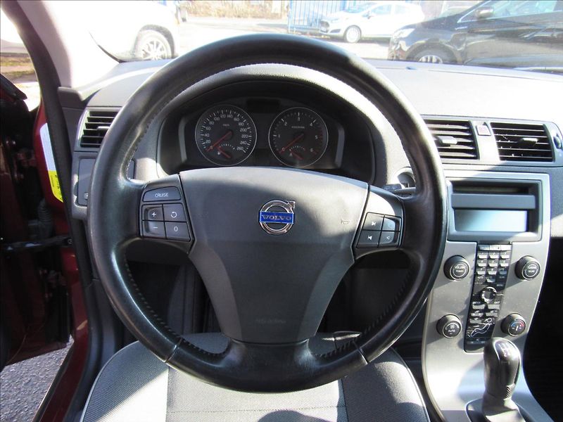 Volvo C30 1,6 D 80kW - fotka 12 z 27