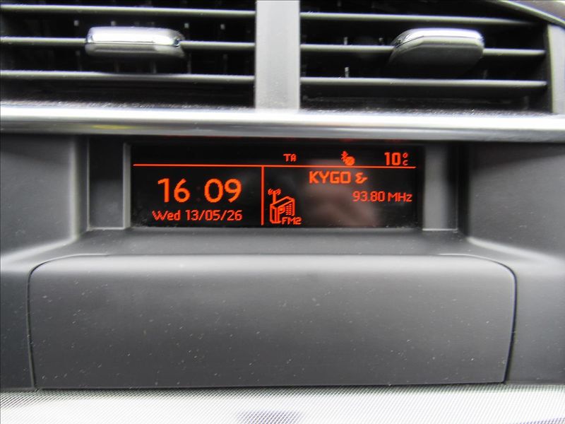 Citroën C4 1,2 96kW - fotka 16 z 29