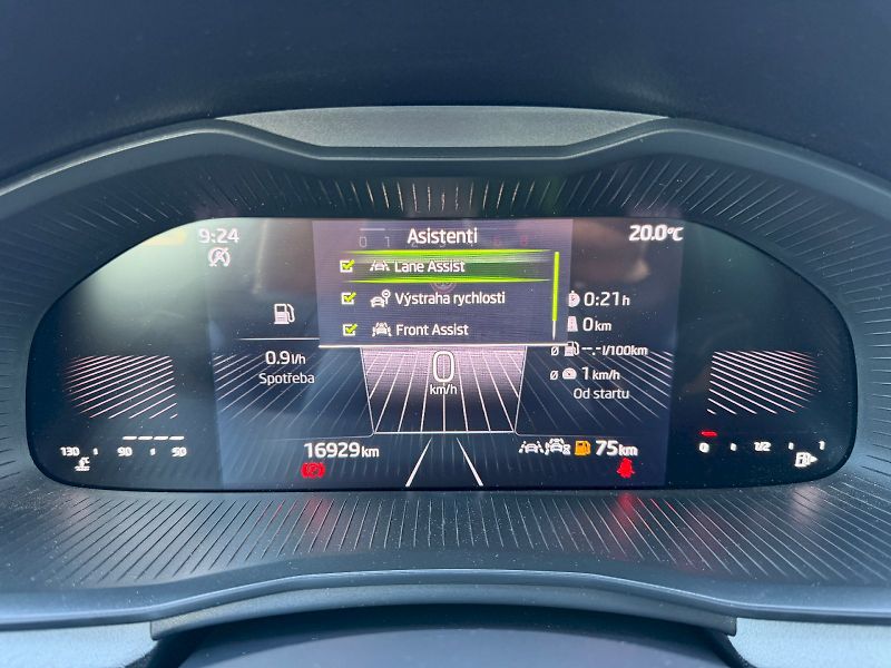Škoda Scala (2025) 1.5 TSI 110kW Top Selection - fotka 16 z 35