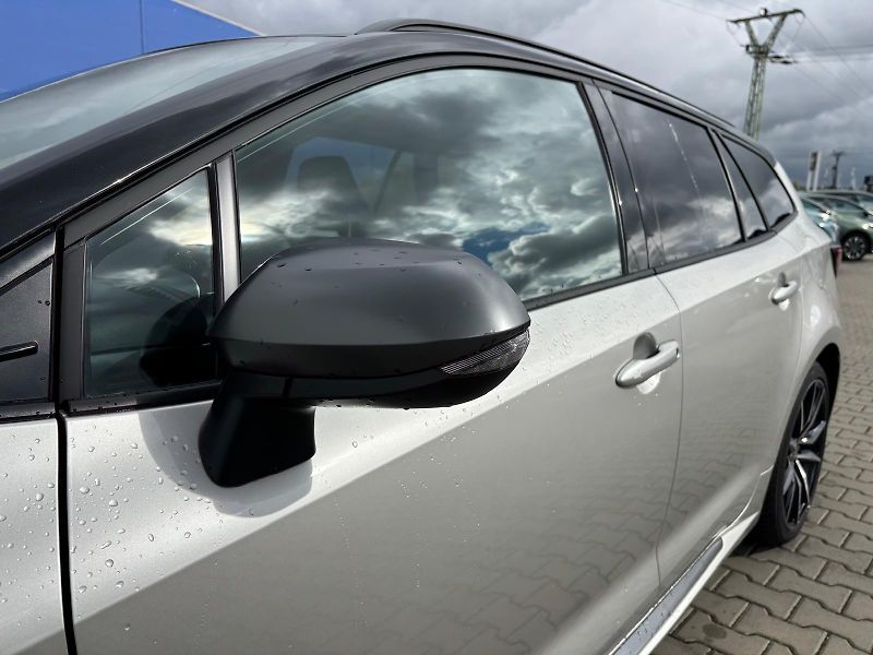 Toyota Corolla 1.8 HSD e-CVT GR Sport - fotka 27 z 28