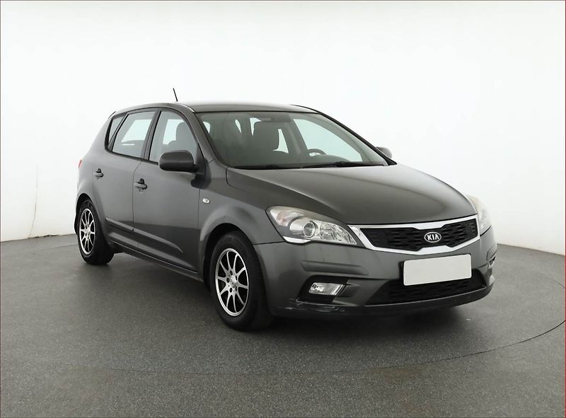 Kia Ceed (2010) 1.4 CVVT, po STK - fotografie inzerátu