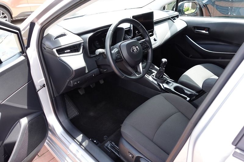 Toyota Corolla 1,5 BA M/T Comfort + Style + T - fotka 11 z 32