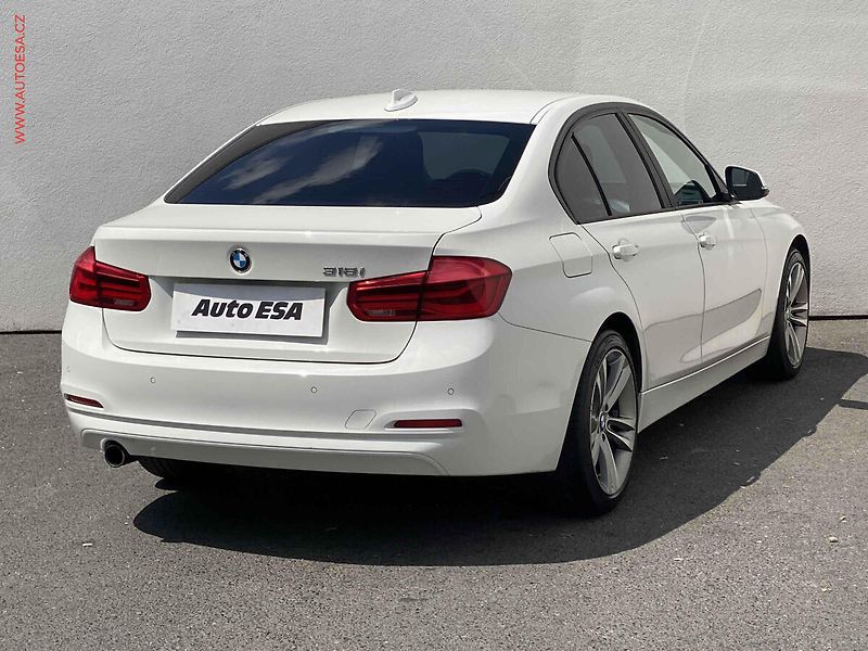 BMW Řada 3 (2018) 1.5i 318i, ČR, Advantage - fotka 4 z 18