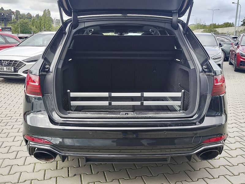Audi RS 4 2.9 TFSI/331kW RS Dynamic pake - fotka 9 z 41