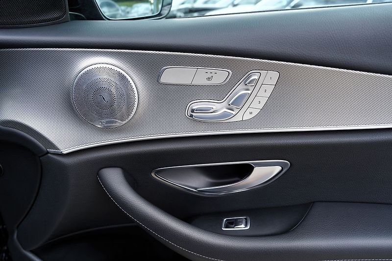 Mercedes-Benz Třídy E 350d AMG/kůže/AT/Led - fotka 19 z 40