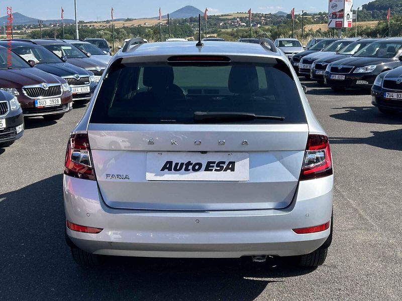 Škoda Fabia (2020) 1.0TSi, 2.maj,ČR, Style - fotka 5 z 16