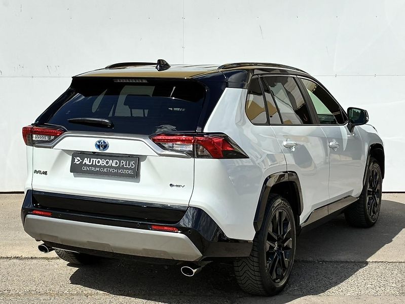 Toyota RAV4 2.5 HSD e-CVT AWD Selection - fotka 2 z 22