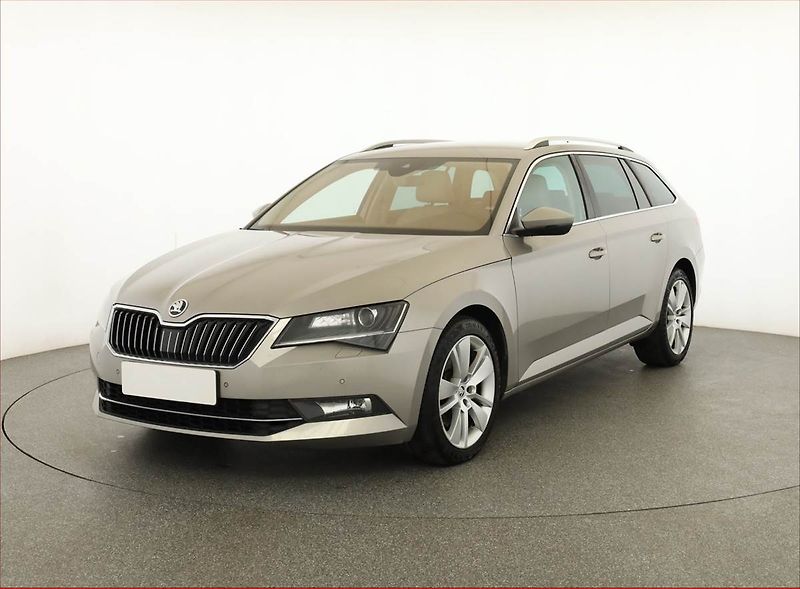 Škoda Superb (2016) Style 2.0 TDI, Kůže, Navi - fotka 2 z 21