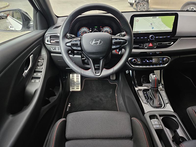 Hyundai i30 1,6 T-GDi 110kW, N-Line, 1.maj - fotka 14 z 36