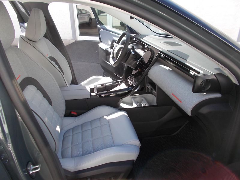 Citroën C5 Aircross MAX Plug-in Hybrid 225 Automat - fotka 9 z 15