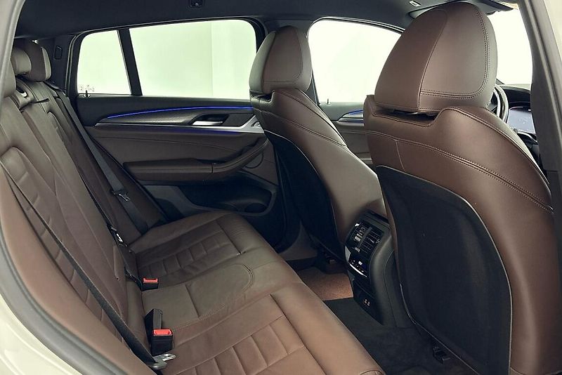 BMW X4 xDrive30d - fotka 11 z 24