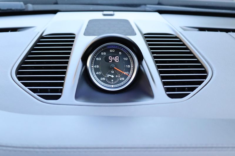 Porsche 911 991.2 CARRERA S 3.0 PDK 309kW  - fotka 33 z 50