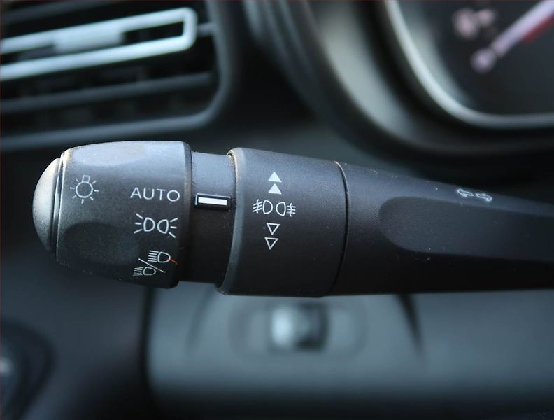 Citroën Berlingo (2021) 1.2 PureTech, 5Míst, ČR - fotka 15 z 18