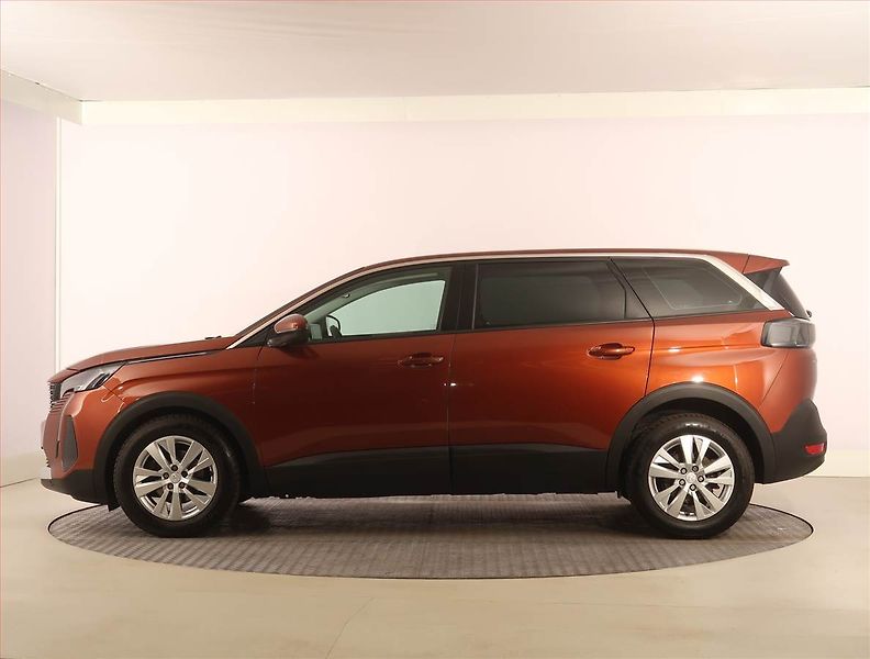 Peugeot 5008 (2021) Active Pack PureTech 130 - fotka 3 z 22