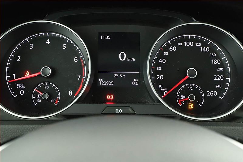 Volkswagen Golf (2016) 1.4 TSI, Tempomat - fotka 8 z 17