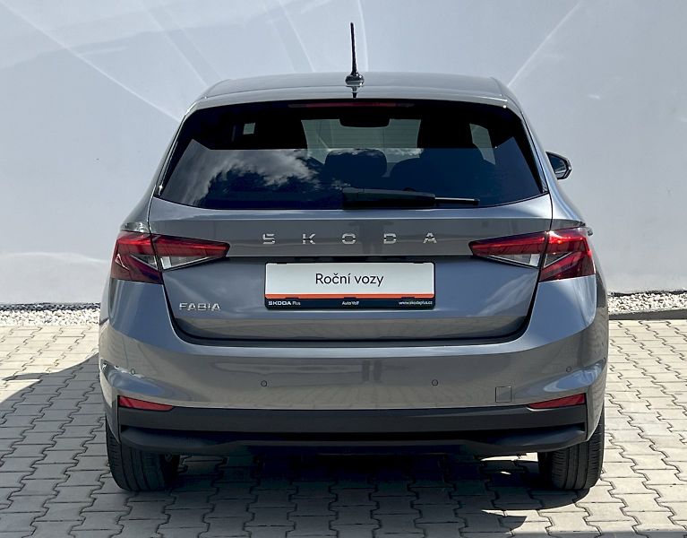 Škoda Fabia (2025) Top Selection 1.0 TSI 85 kW 7° - fotka 10 z 31