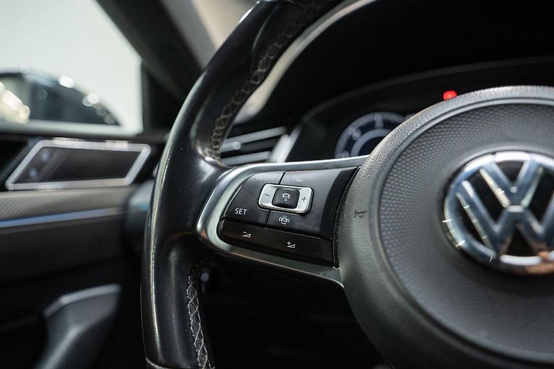 Volkswagen Arteon 2.0 TDI R-Line 140 kW - fotka 17 z 34