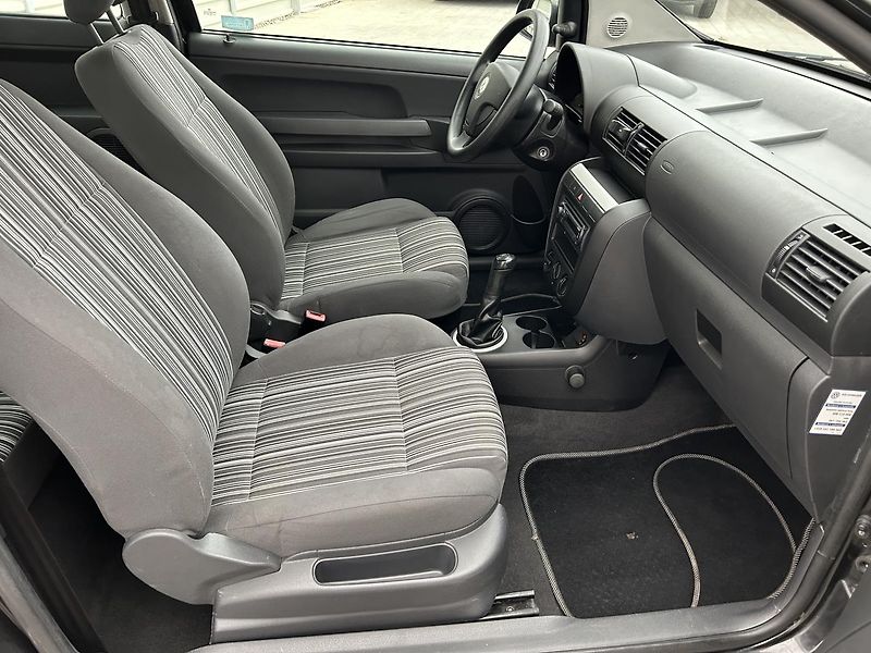 Volkswagen Fox 1.2 HTP - fotka 20 z 44