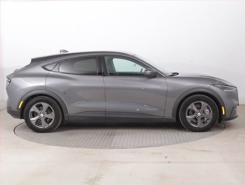 Ford Mustang Mach-E (2021) Standard Range RWD, SoH 94% - fotka 6 z 18