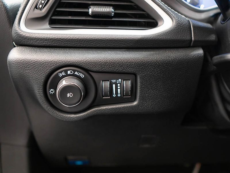 Chrysler Pacifica (2026) 3.6 Select AWD, 360 Cam 2x LCD - fotka 19 z 35