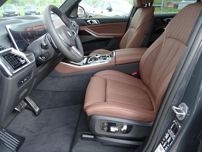 BMW X5 xDrive30d - fotka 2 z 6