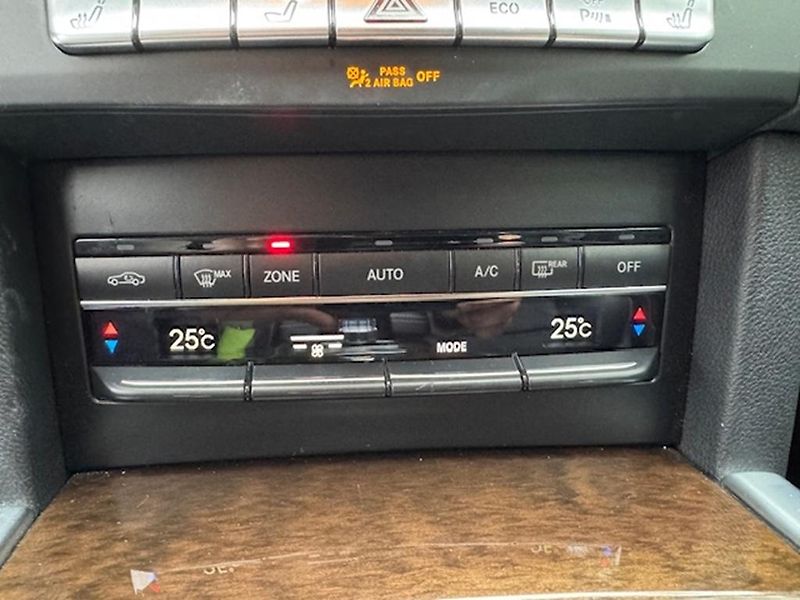 Mercedes-Benz Třídy E MB E 200 CDi kombi - fotka 26 z 35