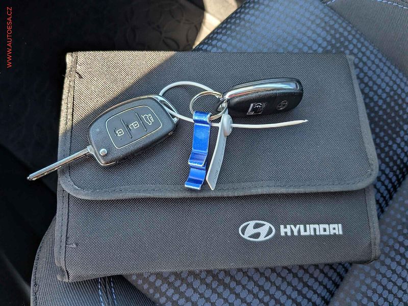 Hyundai ix20 (2016) 1.4 CVVT, 1.maj,ČR, AC, temp - fotka 16 z 16