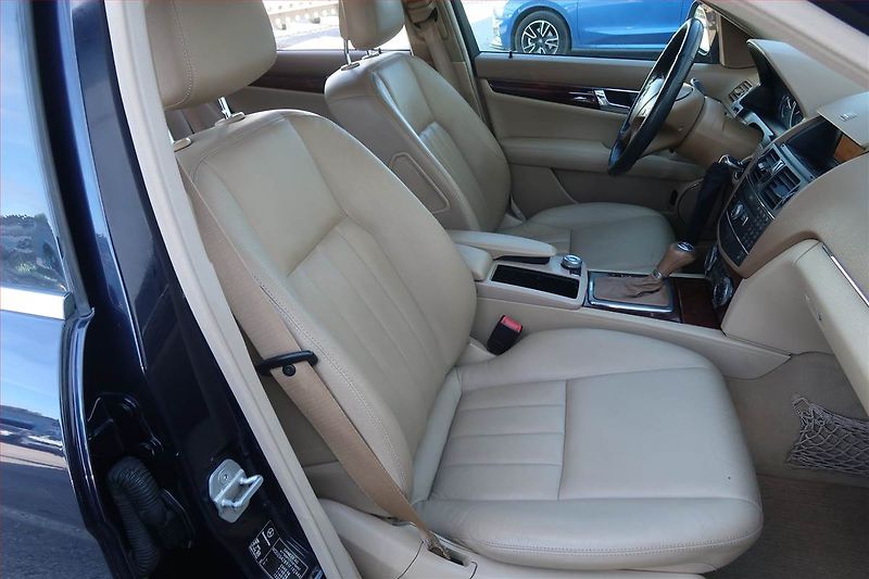 Mercedes-Benz Třídy C (2008) C 320 CDI 4MATIC, 4X4 - fotka 9 z 19