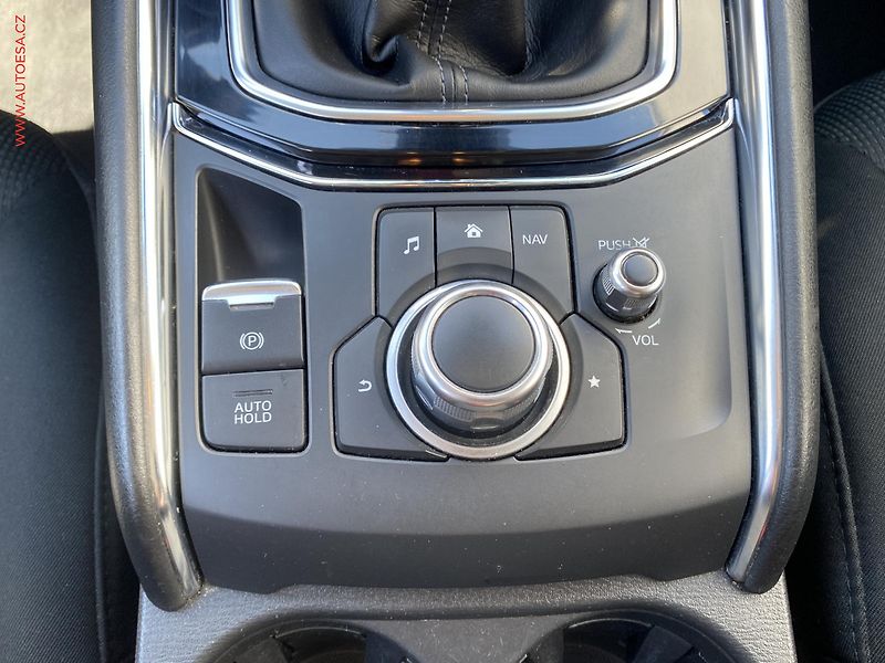 Mazda CX-5 (2017) 2.0i 4x4, 2.maj,ČR, LED, navi - fotka 13 z 21