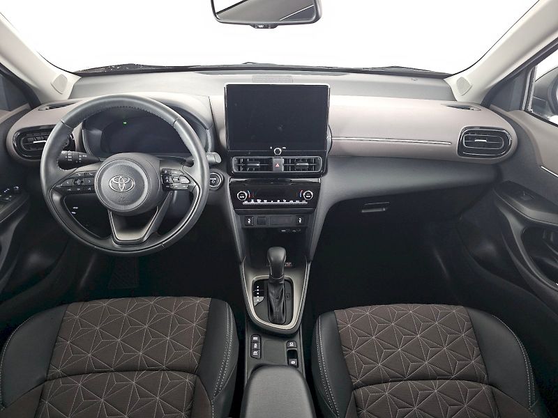 Toyota Yaris Cross (2025) 1.5HEV 130k EXECUTIVE - fotka 8 z 25