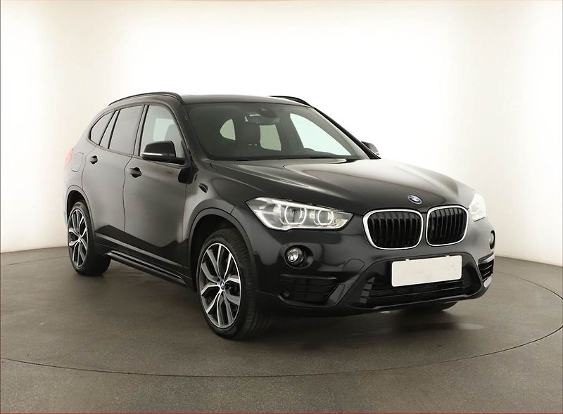 BMW X1 (2018) sDrive20i, Automat, Serv.kniha - fotografie inzerátu
