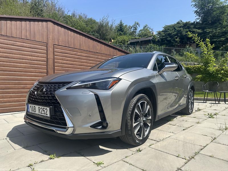 Lexus UX 250h (2023) - fotografie inzerátu