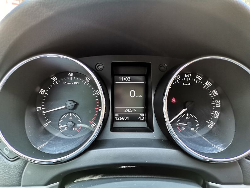 Škoda Yeti (2016) 1.2TSi 81kw AMB Tažné PDC - fotka 13 z 27