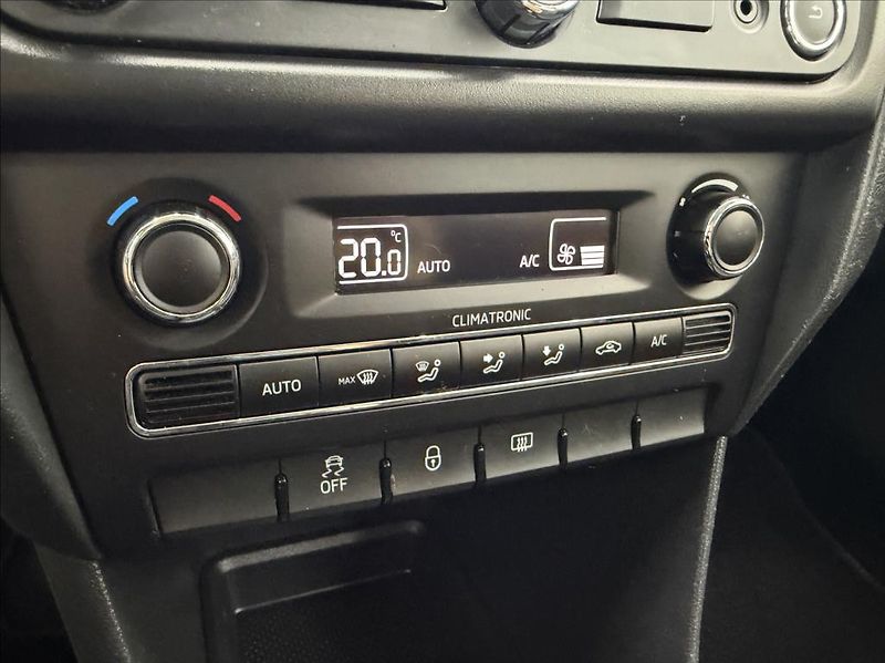 Škoda Rapid 1,2 TSI NAVI,Climatronic - fotka 18 z 28