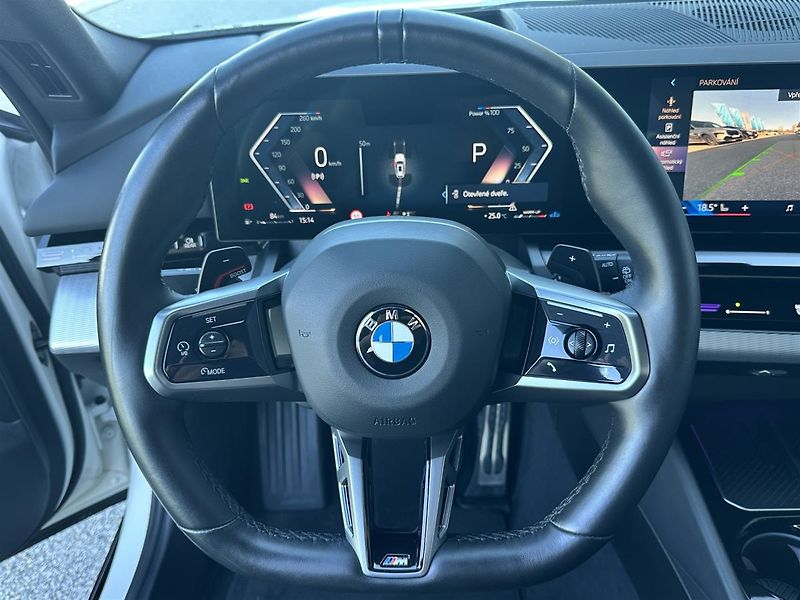 BMW Řada 5 520d Touring - fotka 11 z 16