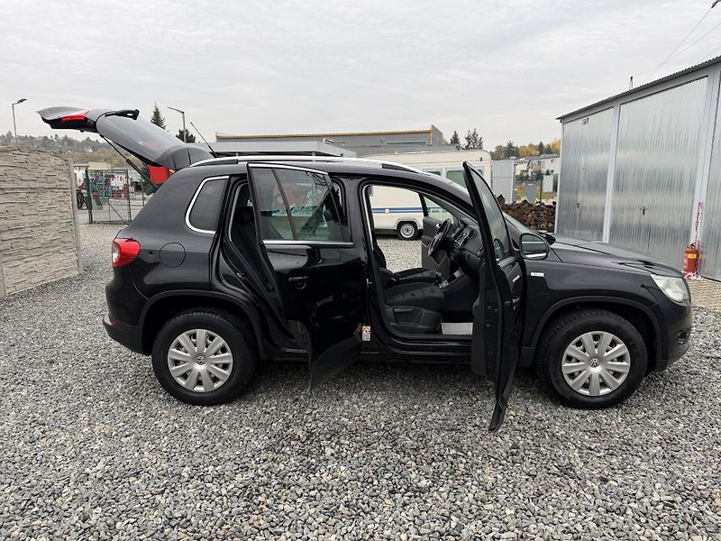 Volkswagen Tiguan 140PS 4x4 DSG PANORAMA - fotka 130 z 158