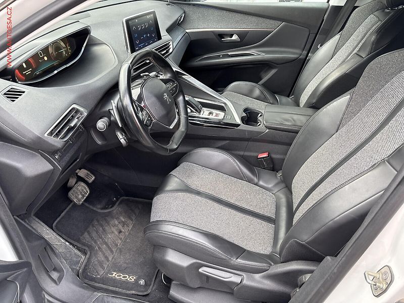 Peugeot 3008 (2017) 1.6 THP, Allure, AT, navi - fotka 9 z 17